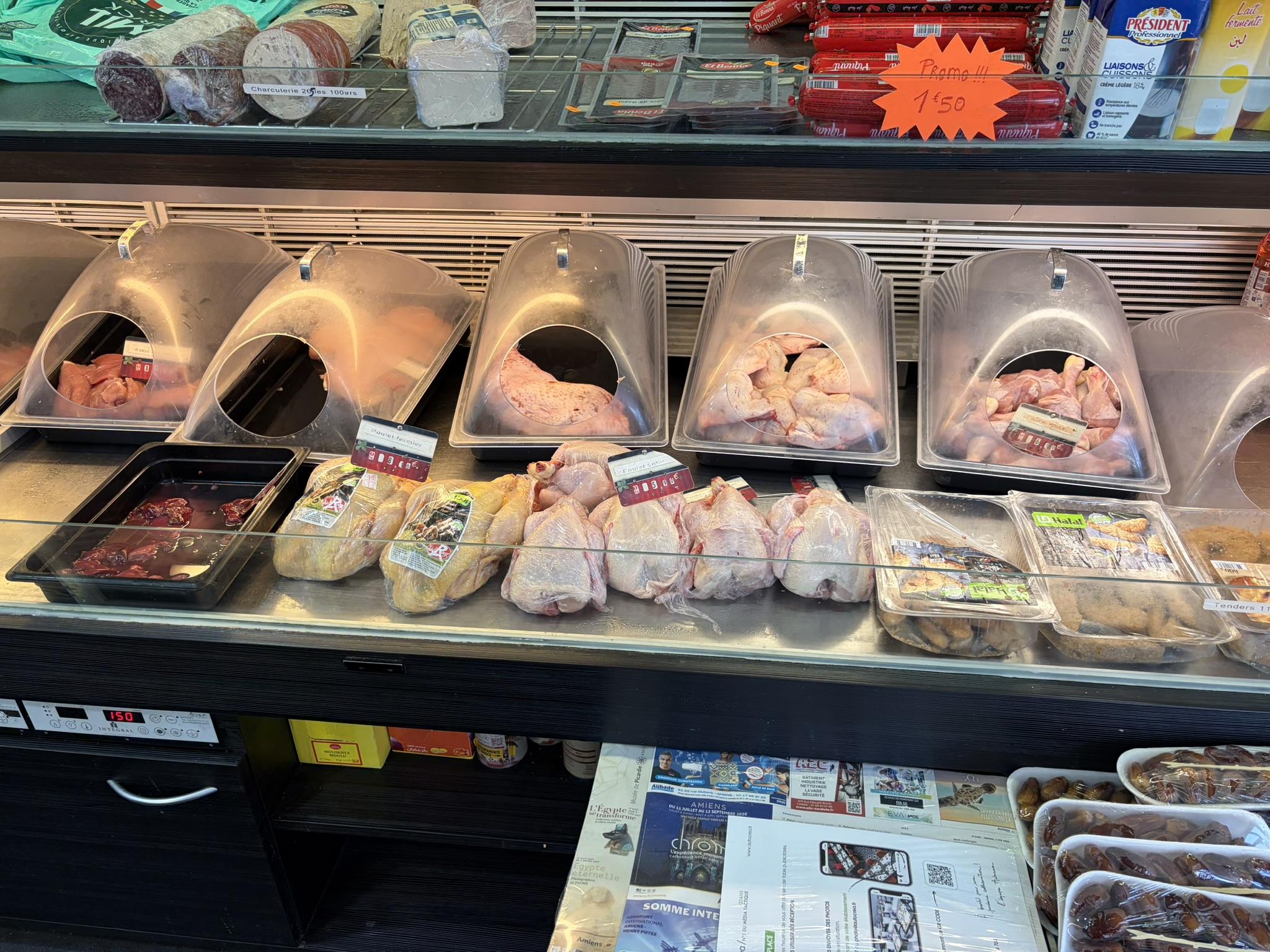 Les poulets fermiers et volailles de la vitrine
